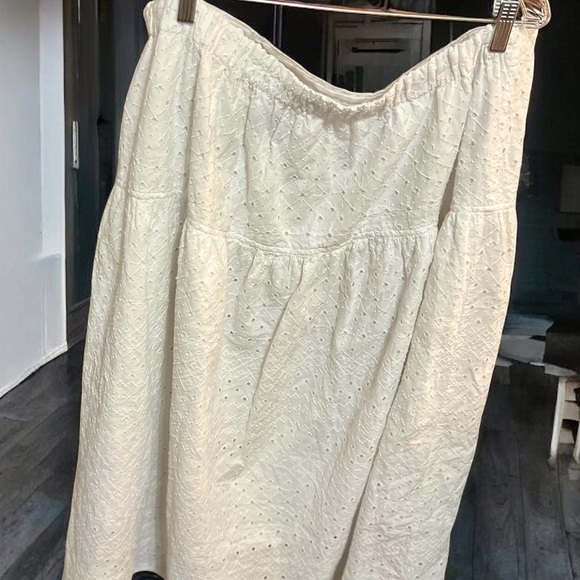 Old Navy White A-Line Midi Skirt for Cocktail Events - Picture 3 of 5